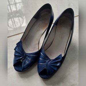Unique vintage De Carlo pump - Navy